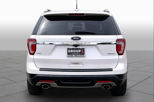 White Platinum Metallic Tri-Coat 2019 Ford Explorer XLT
