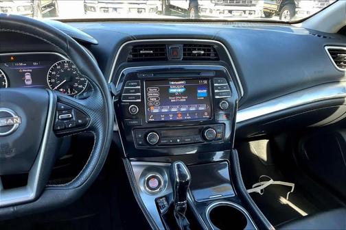 2023 Nissan Maxima SV