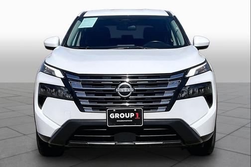 Pearl 2025 Nissan Rogue SV