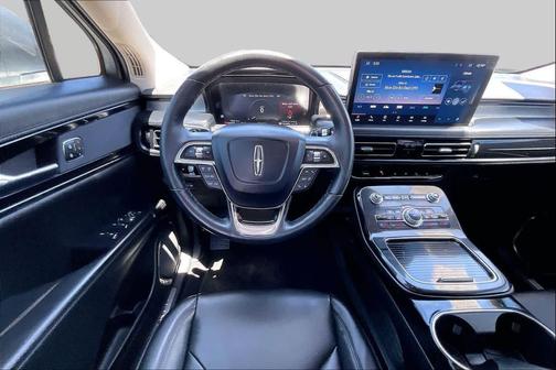 Silver Radiance Metallic Clearcoat 2023 Lincoln Nautilus Standard