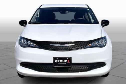 2024 Chrysler Voyager LX