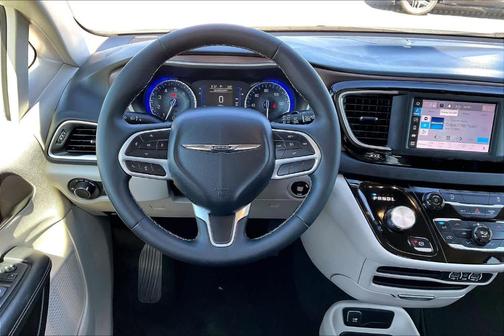 2024 Chrysler Voyager LX