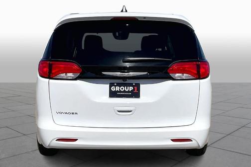 2024 Chrysler Voyager LX