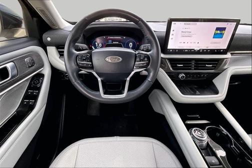 Star White Metallic Tri-Coat 2025 Ford Explorer Platinum