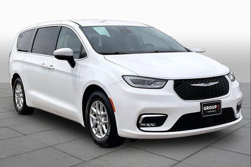 Bright White Clearcoat 2023 Chrysler Pacifica Touring-L