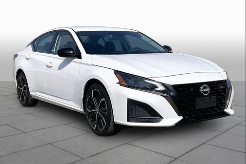 Glacier White 2024 Nissan Altima 2.5 SR