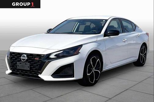Glacier White 2024 Nissan Altima 2.5 SR