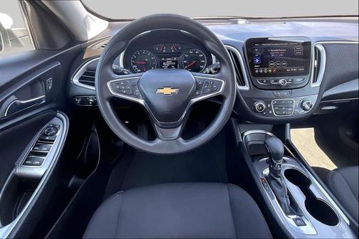 Summit White 2024 Chevrolet Malibu FWD 1LT