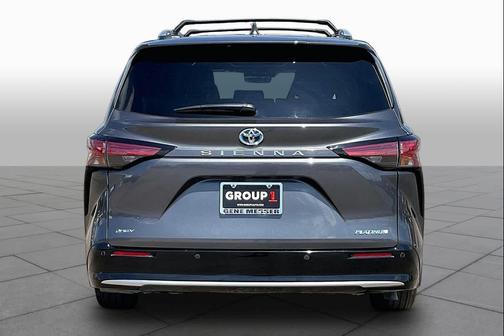 Magnetic Gray Metallic 2025 Toyota Sienna Platinum
