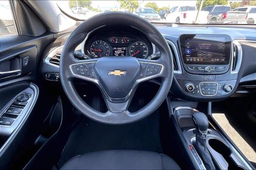 Summit White 2024 Chevrolet Malibu LT