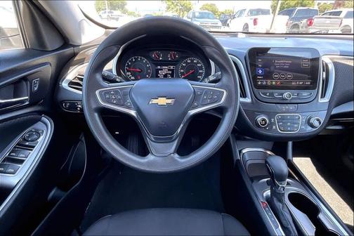 Summit White 2024 Chevrolet Malibu LT
