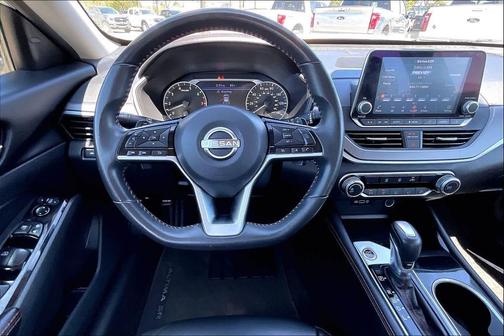 Brilliant Silver Metallic 2024 Nissan Altima SR FWD