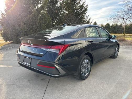 2025 Hyundai ELANTRA HEV Blue