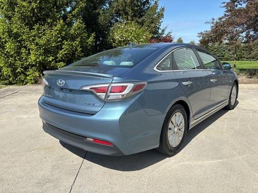 2016 Hyundai SONATA Hybrid SE