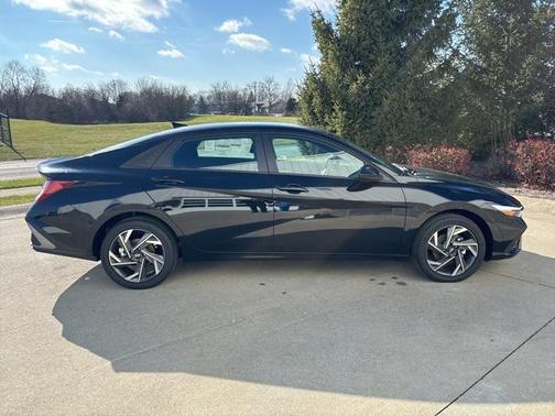 2025 Hyundai ELANTRA HEV Blue