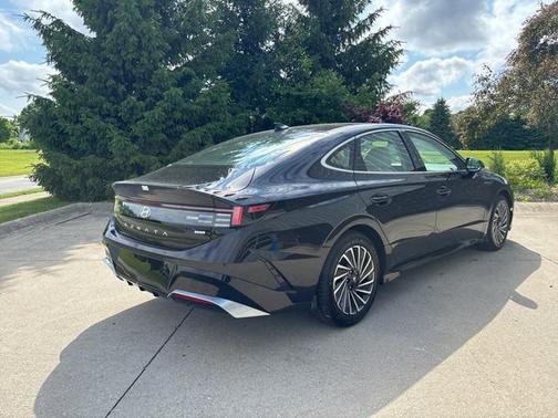 2025 Hyundai SONATA Hybrid SE