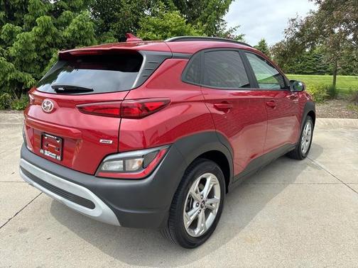 2022 Hyundai KONA SEL
