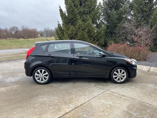 2013 Hyundai Accent SE
