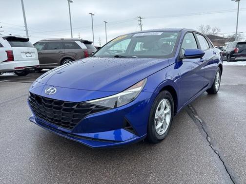 2023 Hyundai ELANTRA SE