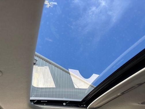 Shimmering Silver 2024 Hyundai VENUE SEL