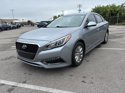 2017 Hyundai SONATA Hybrid SE