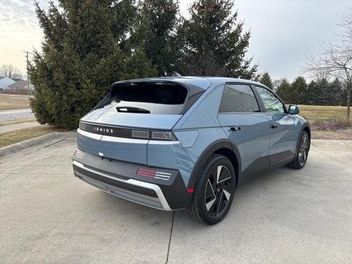 2025 Hyundai IONIQ 5 SE