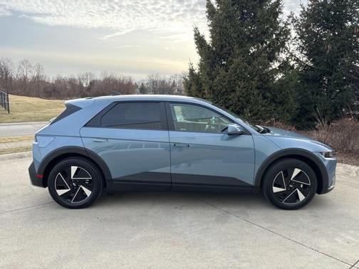2025 Hyundai IONIQ 5 SE