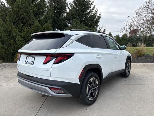 2026 Hyundai TUCSON Hybrid SEL