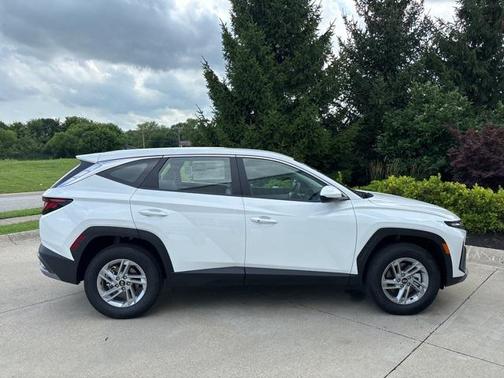 2025 Hyundai TUCSON SE