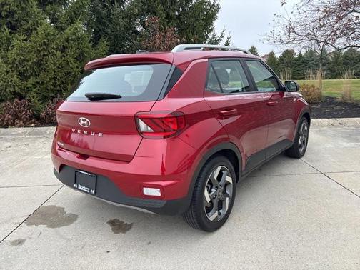 2024 Hyundai VENUE SEL