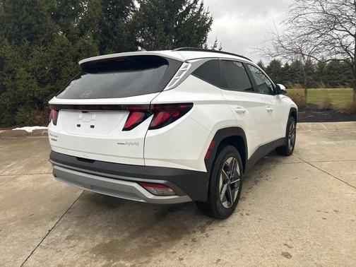 2026 Hyundai TUCSON Hybrid SEL