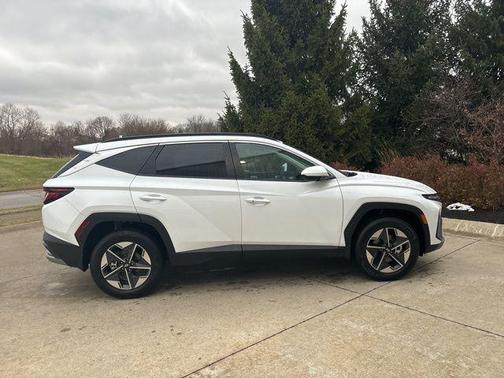 2026 Hyundai TUCSON Hybrid SEL