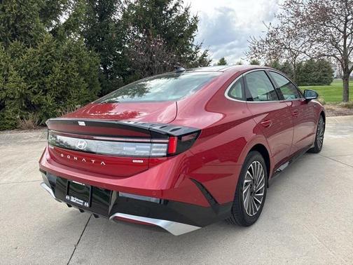 2025 Hyundai SONATA Hybrid Limited
