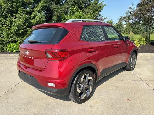 2023 Hyundai VENUE SEL