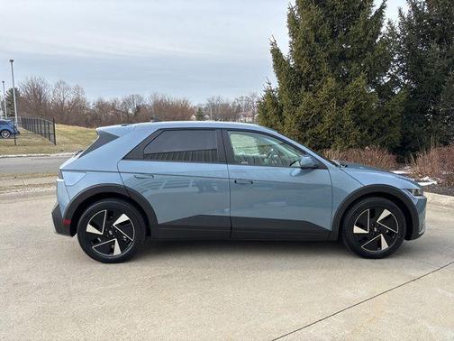 2026 Hyundai IONIQ 5 SE