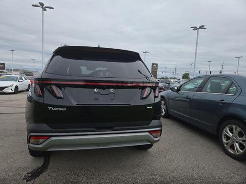 Phantom Black 2025 Hyundai TUCSON Limited