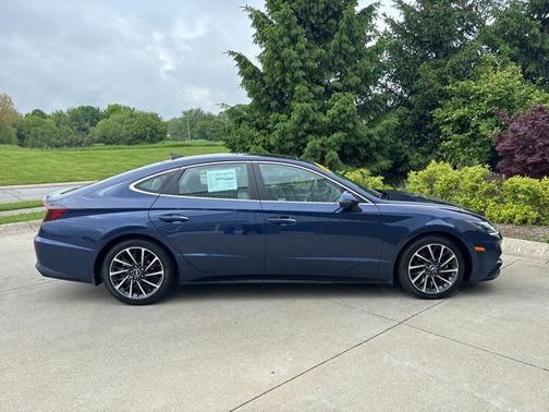 2022 Hyundai SONATA Limited