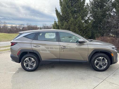 2026 Hyundai TUCSON Hybrid Blue SE