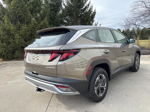 2026 Hyundai TUCSON Hybrid Blue SE