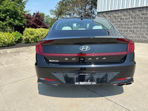 2022 Hyundai SONATA SEL
