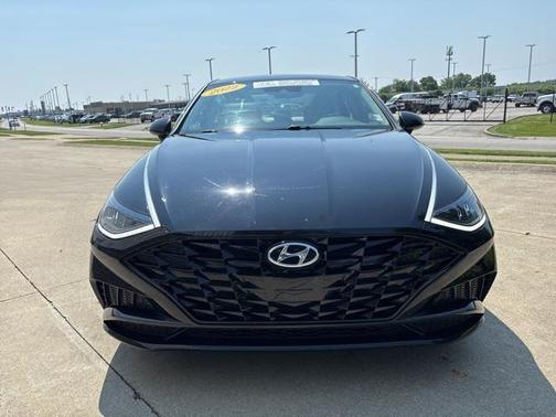 2022 Hyundai SONATA SEL