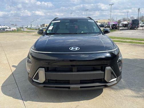Abyss Black Pearl 2025 Hyundai KONA SEL