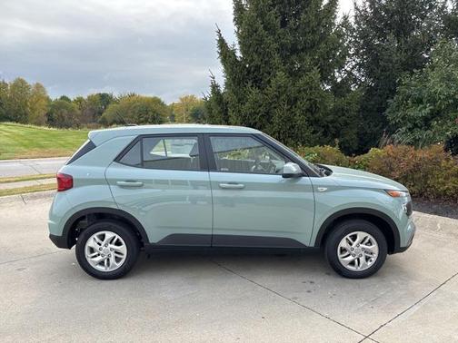 2026 Hyundai VENUE SE