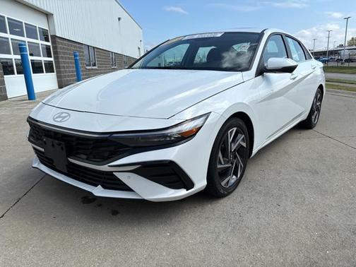 2024 Hyundai ELANTRA Limited