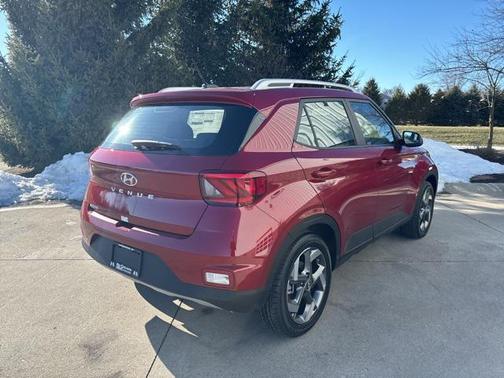 2025 Hyundai VENUE SEL