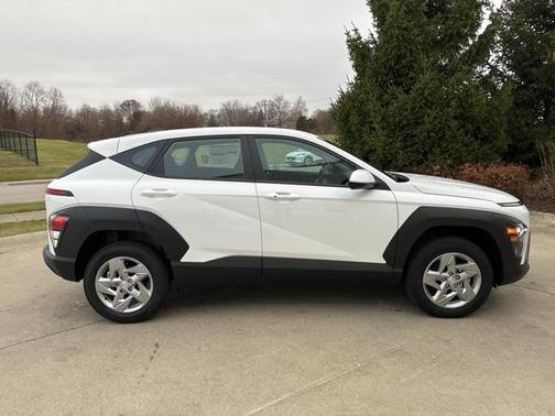 2025 Hyundai KONA SE