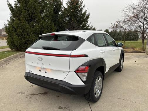 2025 Hyundai KONA SE