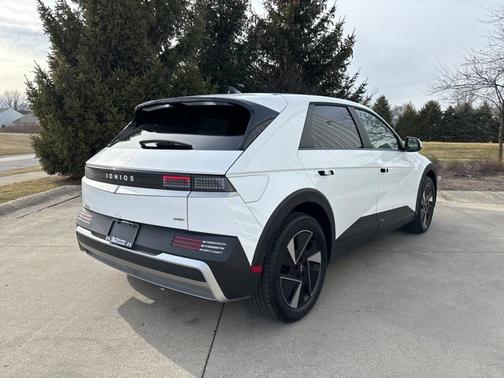 2025 Hyundai IONIQ 5 SE