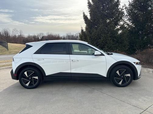 2025 Hyundai IONIQ 5 SE