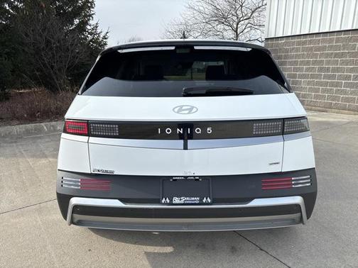 2025 Hyundai IONIQ 5 SE